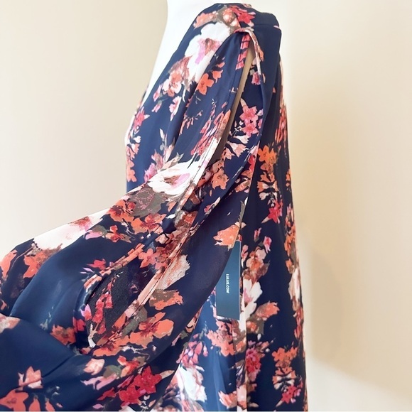 Lulu’s Shifting Dears Navy Floral Split Sleeve Dress NWT - Large - Picture 4 of 13